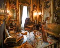 Visitors can see and appreciate the beautiful art Visitors can see and appreciate the beautiful art pieces and antiquities within the villa that were donated to the Museum by the heirs of Deering. The